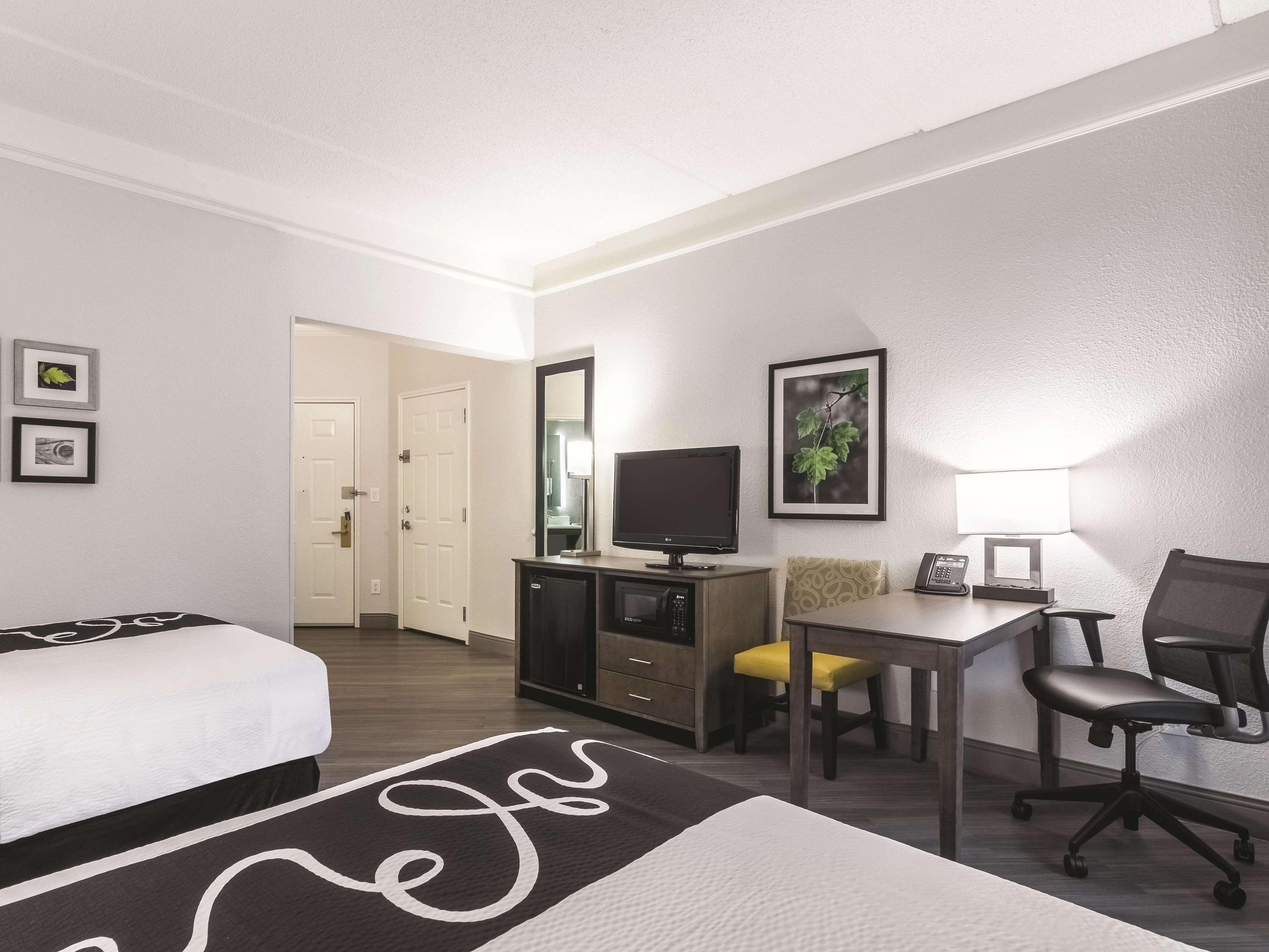 La Quinta By Wyndham Atlanta Conyers Hotel Екстериор снимка