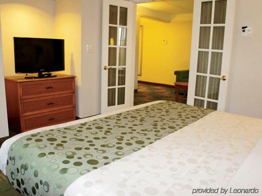 La Quinta By Wyndham Atlanta Conyers Hotel Екстериор снимка